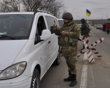 Через КПВВ Донетчины утром проезда ожидают 300 единиц транспорта