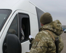 На донбасских КПВВ с утра в очередях  скопились более 160 машин