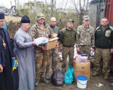 Авдеевские «симики» сопроводили к воинам АТО волонтеров и священнослужителей
