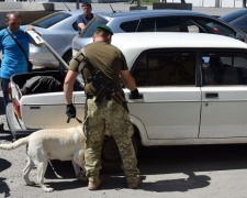 Пограничники не пропустили на оккупированную часть Донетчины духи и  аксессуары для смартфонов