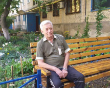 ВИДЕО. С поддержкой Авдеевского коксохима жители ещё одного многоэтажного дома благоустроили территорию около подъездов