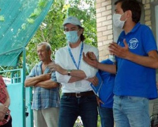 Жителей дач под Красногоровкой посетили представители ООН