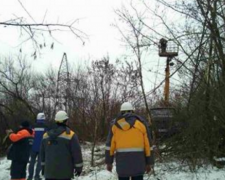 В Авдеевке без электричества остается шесть улиц и микрорайон
