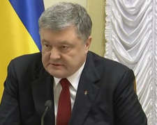 Опасность эскалации конфликта, к сожалению, растет, - Порошенко
