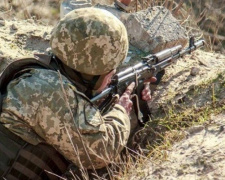 На Донбассе ранены двое украинских военных и гражданский