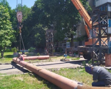 Підготовка до нового опалювального сезону у розпалі: авдіївські комунальники розпочали ремонт компенсатора