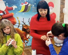 ОО «Платформа совместных действий» подарила детям Рождественский мастер-класс