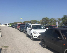 Сводка с КПВВ на линии разграничения: очереди, взятка и наркотики в штанах