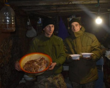Новогодне-рождественские праздники на передовой у Авдеевки: появились фото
