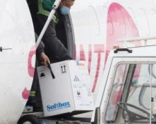 Украина получила первую партию вакцины Pfizer, приобретенную за средства госбюджета