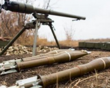 Боевики продолжают обстрелы украинских позиций в районе КПВВ в Донецкой области