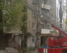 В Авдеевке при тушении пожара в пятиэтажке обнаружены два человека без признаков жизни