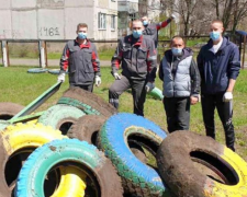 В Авдіївці в рамках еко-акції позбуваються автомобільних шин 