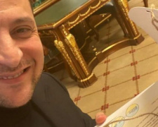Зеленский похвастался подарком с «украинского Нью-Йорка»
