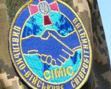 Авдеевские &quot;симики&quot; помогли доставить военным переданные волонтерами вещи и сладости