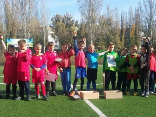 В Авдеевке прошел футбольный детский праздник "Играй на улице - играй везде" (ФОТО)