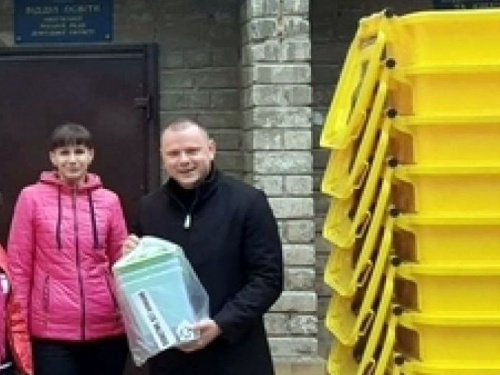 В Авдеевских школах появились контейнеры для сбора использованных батареек