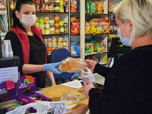 Авдеевский терцентр продолжает помогать пожилым людям