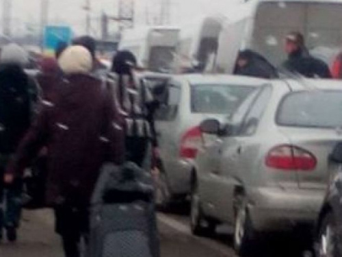 Донбасс: на КПВВ и рядом с ними возникают проблемы