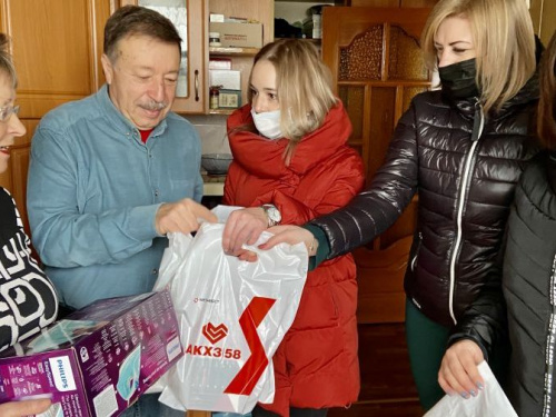 Сюрпризы от именинника продолжаются: награждены победители онлайн-конкурса «Моя история работы на АКХЗ»