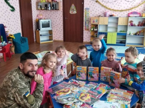 Авдеевские «симики» доставили подарки детям и помощь взрослым (ФОТО)