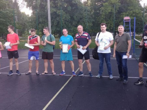 "Еле живой" триумфатор и интрига до последнего гейма: в Авдеевке завершился турнир по теннису (ФОТО)