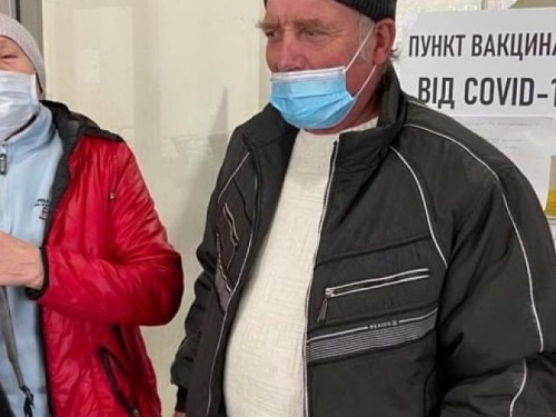 Вакцинація в Авдіївській громаді триває: мешканці селища Опитного приєдналися до програми імунізації