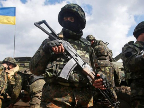 Военным обещают повысить зарплату