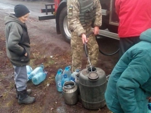 Рисунки, продукты, воду и подарки развозили в течение недели авдеевские «симики» (ФОТО)