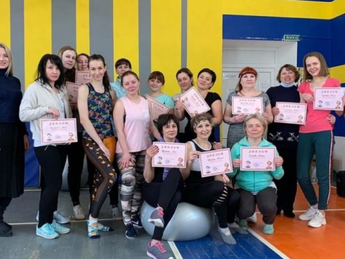 З нагоди святкування Міжнародного жіночого дня для вчителів міста Авдіївка провели спортивне свято