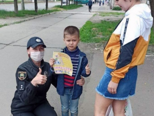 В Авдеевке полицейские призвали взрослых позаботиться о безопасности детей на дороге
