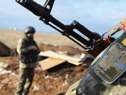 На Донбассе 16 обстрелов, двое бойцов ВСУ получили ранения