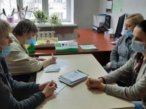 В Авдіївському міському центрі соціальних служб провели зустріч з питань професійного вигорання працівників