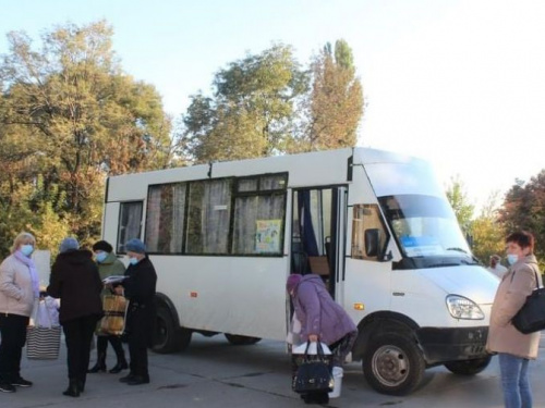 В Авдіївку по справах: з жовтня почав працювати соціальний автобус для жителів прифронтових громад