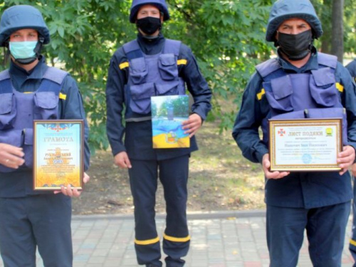 В Авдеевке спасателей ГСЧС Украины поблагодарили за восстановленные дома