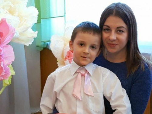 Женщине-следователю из Авдеевки помогает семья (ФОТО)