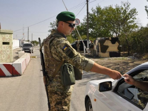 Ситуация на донбасских КПВВ: очереди, реконструкция и гуманитарный груз для ОРДЛО