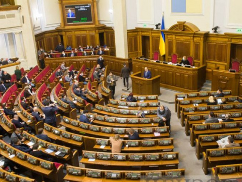 Рада продлила действие закона об особом статусе Донбасса еще на год