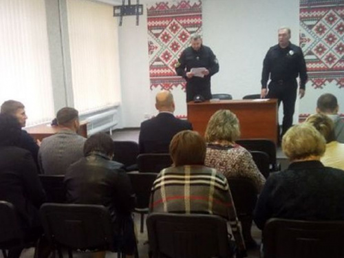 Полицейские Авдеевки обсудили с жителями Ясиноватского района животрепещущие вопросы