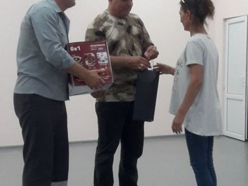 В Авдеевке поздравили медиков (ФОТО)