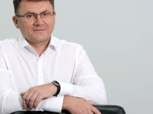 «Мы проводим крупномасштабные ремонты, модернизируем производство, благоустраиваем завод»,- генеральный директор АКХЗ Виталий Литовка
