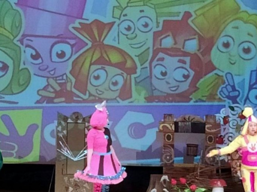 В Авдеевке мультяшные герои «вышли» на большой экран Дворца культуры