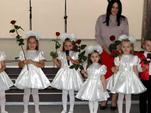 В Авдіївці працівників освіти привітали із професійним святом