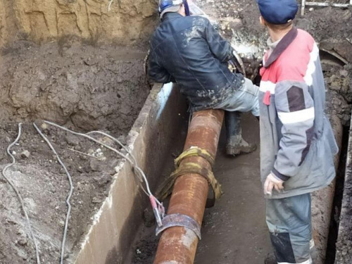 "Вскрытие покажет!": авдеевские коммунальщики устраняют порывы и разбираются в их причинах (ФОТОФАКТ)