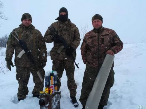 Жители Авдеевки помогли военным укрепить позиции