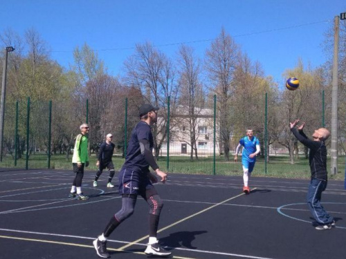 В Авдеевке состоялась волейбольная битва (ФОТОРЕПОРТАЖ)