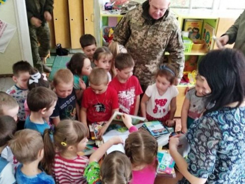 Авдеевские «симики» сообщили, что дети и военные получили помощь (ФОТО)