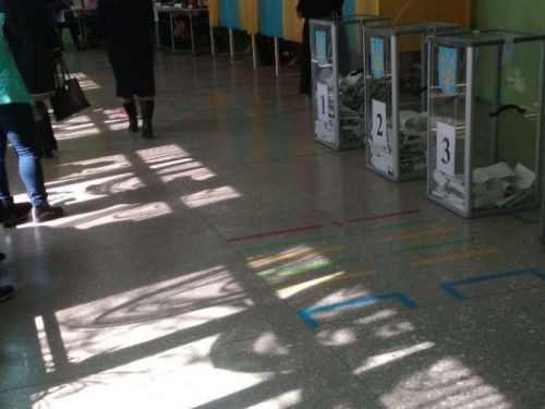 Авдеевка голосует без чрезвычайных происшествий (ФОТО)