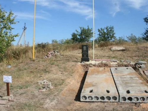 В Авдеевке ищут помощников для благоустройства мемориала на «промке»