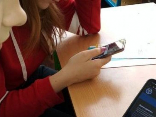 Авдіївським старшокласникам допомагають зорієнтуватися у світі професій